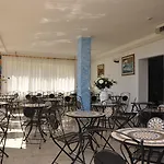 Castello Ξενοδοχείο 3*