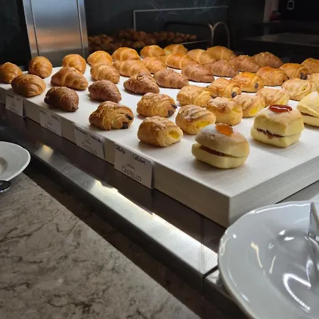 ホテル オテル カステッロ ゴルフォ・アランチ