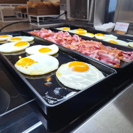 オテル カステッロ ホテル ゴルフォ・アランチ
