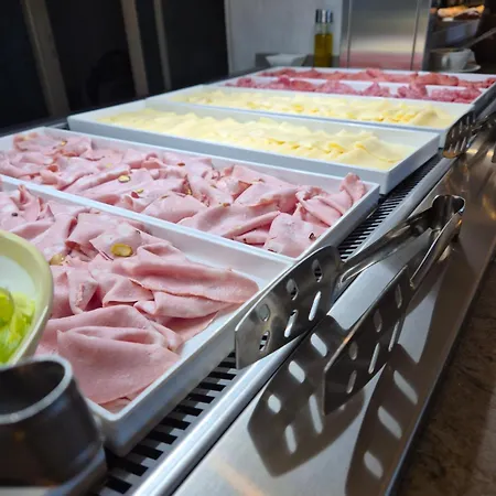 オテル カステッロ ゴルフォ・アランチ